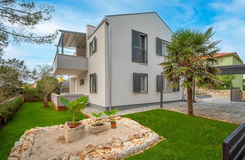 Artatore Apartment | Nice apartment for 6 people with WIFI, A/C, hot tub, TV and patio