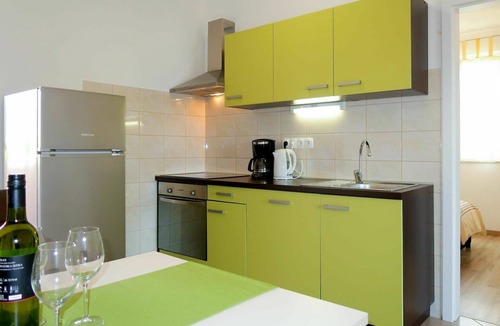 Kornic Apartment | Nice apartment for 6 guests with A/C, WIFI, TV, balcony and pets allowed
