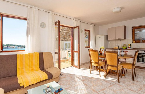 Brodarica Apartment | Nice apartment in Brodarica with house sea view