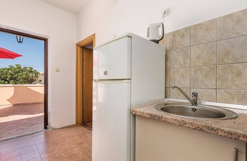 Dinjiska Apartment | Nice apartment in Dinjiska with WiFi