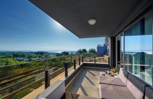 Liznjan Apartment | Nice apartment in Liznjan with house sea view
