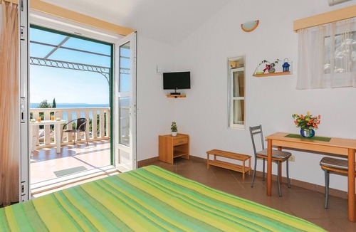 Omis Apartment | Nice apartment in Omis with WiFi