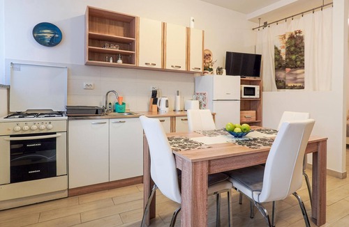 Volosko Apartment | Nice apartment in Opatija with WiFi