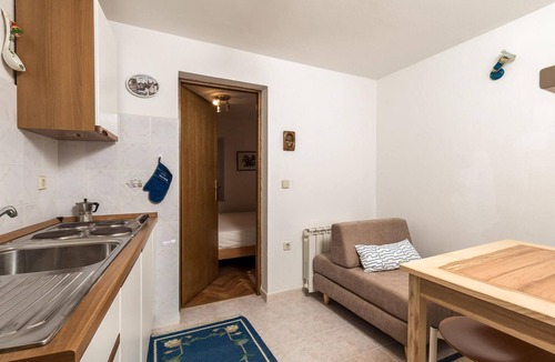 Veli Losinj Apartment | Nice apartment in Veli Losinj with WiFi
