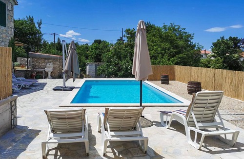 Rasopasno House | Nice home in Dobrinj with private swimming pool, can be inside or outside