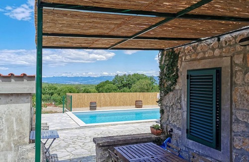 Rasopasno House | Nice home in Dobrinj with private swimming pool, can be inside or outside
