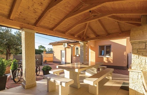 Galizana House | Nice home in Galizana with WiFi