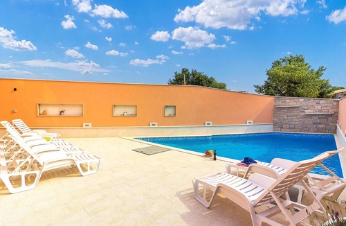 Galizana House | Nice home in Galizana with WiFi