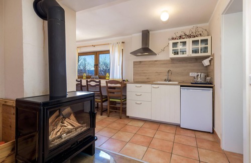 Rakovica House | Nice home in Rakovicko Seliste with WiFi