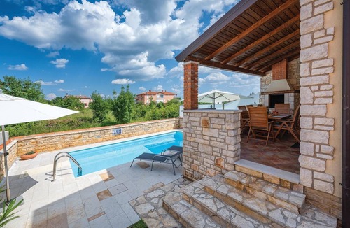 Lovrecica House | Nice home in Lovrecica