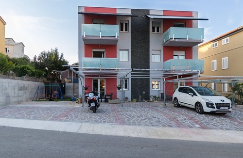 Grebastica Apartment | One bedroom apartment with terrace Grebaštica, Šibenik (A-17831-d)