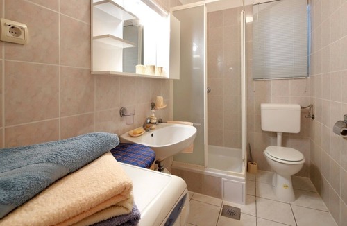 Dramalj Apartment | One bedroom apartment with balcony and sea view Dramalj, Crikvenica (A-18990-a)