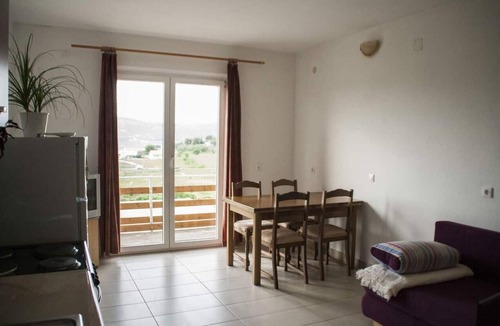 Lumbarda Apartment | One bedroom apartment with balcony and sea view Lumbarda, Korčula (A-17611-c)
