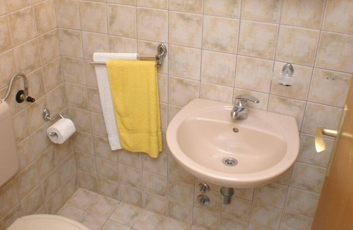 Lumbarda Apartment | One bedroom apartment with air-conditioning Lumbarda, Korčula (A-4375-b)