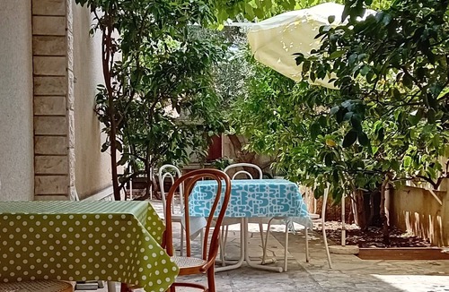 Zelenka Apartment | One bedroom apartment with balcony and sea view Makarska (A-22633-b)