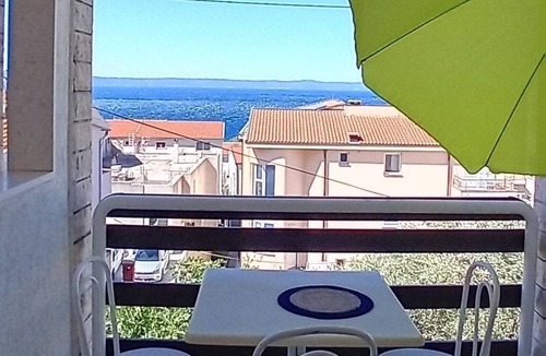 Zelenka Apartment | One bedroom apartment with balcony and sea view Makarska (A-22633-c)