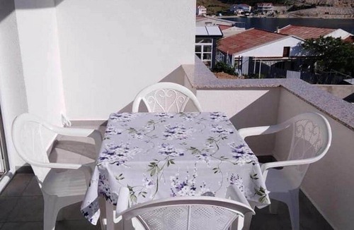 Metajna Apartment | One bedroom apartment with terrace and sea view Metajna (Pag) (A-20521-c)