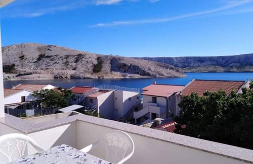 Metajna Apartment | One bedroom apartment with terrace and sea view Metajna (Pag) (A-20521-c)