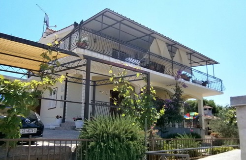 Dvornica Apartment | One bedroom apartment with terrace and sea view Kanica, Rogoznica (A-11818-a)