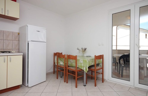 Kustici Apartment | One bedroom apartment near beach Zubovići, Pag (A-6356-a)