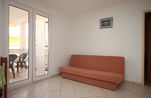 Kustici Apartment | One bedroom apartment near beach Zubovići, Pag (A-6356-a)