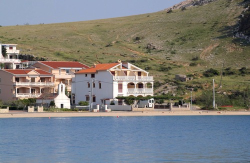 Metajna Apartment | One bedroom apartment near beach Metajna, Pag (A-6497-c)