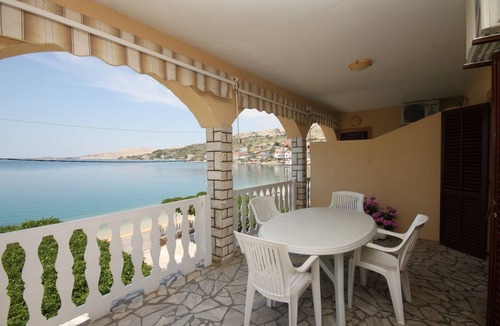 Metajna Apartment | One bedroom apartment near beach Metajna, Pag (A-6497-c)