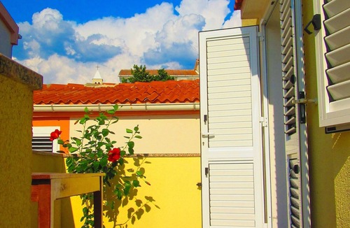 Kustici Apartment | One bedroom apartment near beach Kustići, Pag (A-4104-d)