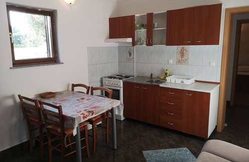 Kustici Apartment | One bedroom apartment near beach Zubovići, Pag (A-23921-c)
