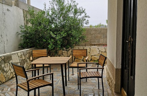 Kustici Apartment | One bedroom apartment near beach Zubovići, Pag (A-23921-c)