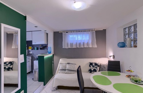 Cove Tri Zala (Zrnovo) Apartment | One bedroom apartment near beach Korčula (A-9321-b)
