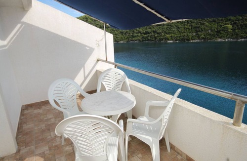 Pasadur Apartment | One bedroom apartment near beach Pasadur, Lastovo (A-8386-a)