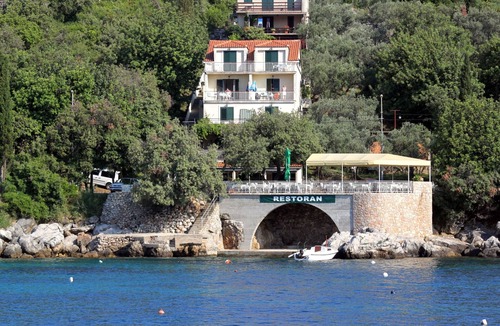 Molunat Apartment | One bedroom apartment near beach Molunat, Dubrovnik (A-3544-b)