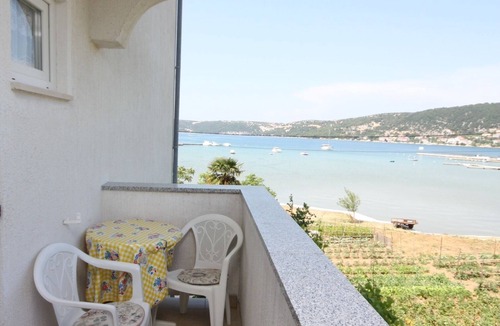 Supetarska Draga Apartment | One bedroom apartment near beach Supetarska Draga - Donja, Rab (A-2001-c)