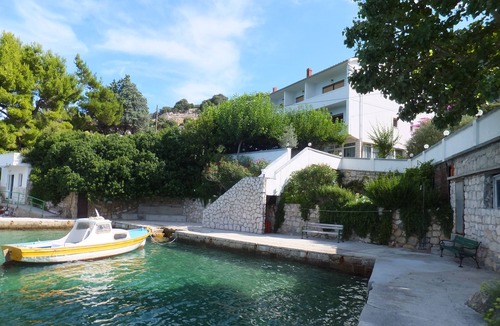 Supetarska Draga Apartment | One bedroom apartment near beach Supetarska Draga - Gornja (Rab) (A-5054-f)