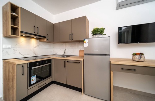 Barbat na Rabu Apartment | One bedroom apartment near beach Barbat, Rab (A-14512-e)