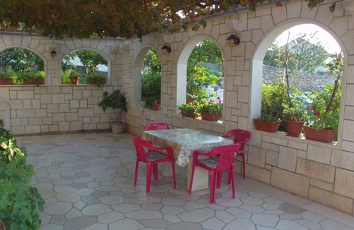 Postira Apartment | One bedroom apartment with balcony and sea view Postira, Brač (A-740-c)