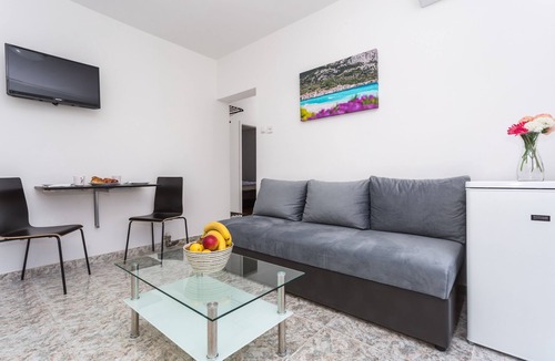 Baska Apartment | One bedroom apartment with balcony Baška, Krk (A-18818-a)