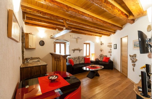 Vrbnik Apartment | One bedroom apartment with air-conditioning Vrbnik, Krk (A-15721-a)