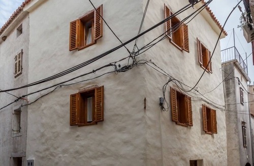 Vrbnik Apartment | One bedroom apartment with air-conditioning Vrbnik, Krk (A-15721-a)