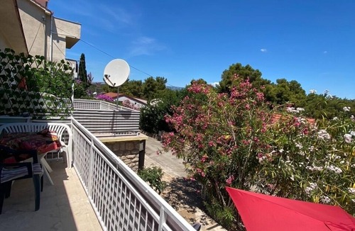 Island Hvar Apartment | One bedroom apartment with balcony and sea view Jelsa, Hvar (A-8747-b)