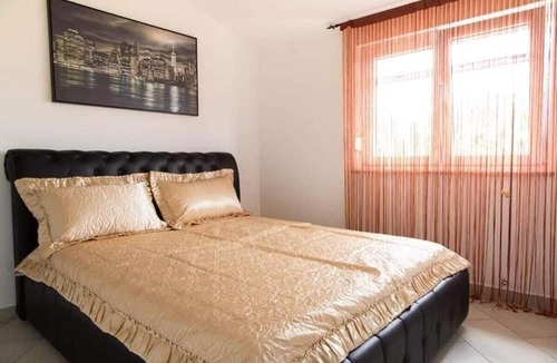 Vodnjan Apartment | One bedroom apartment with balcony Pula (A-22040-c)