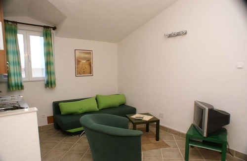 Tijesno Apartment | One bedroom apartment with terrace and sea view Tisno, Murter (A-814-c)