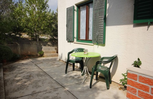 Kali Apartment | One bedroom apartment with terrace Cove Mala Lamjana, Ugljan (A-827-c)