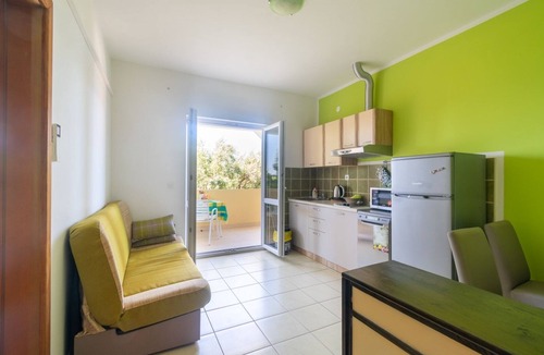 Lun Apartment | One bedroom apartment with terrace and sea view Lun, Pag (A-19358-a)