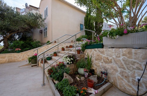 Jakisnica Apartment | One bedroom apartment with terrace and sea view Jakišnica, Pag (A-4053-c)