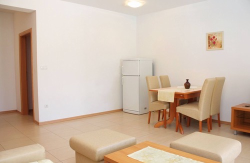 Kampor Apartment | One bedroom apartment with a swimming pool Palit, Rab (A-3211-a)