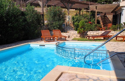 Kampor Apartment | One bedroom apartment with a swimming pool Palit, Rab (A-3211-a)