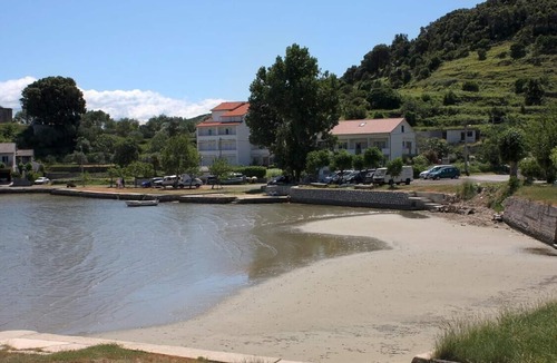 Supetarska Draga Apartment | One bedroom apartment with balcony Supetarska Draga - Donja, Rab (A-15602-b)