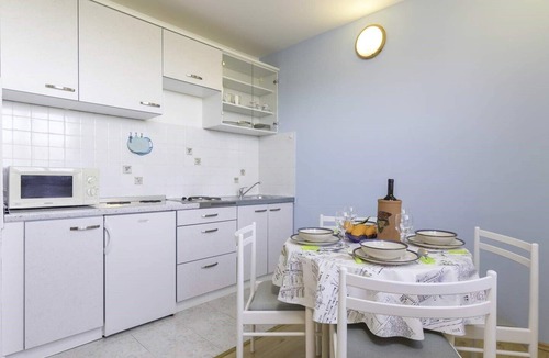 Tar Apartment | One-Bedroom E2 with Balcony in Tar